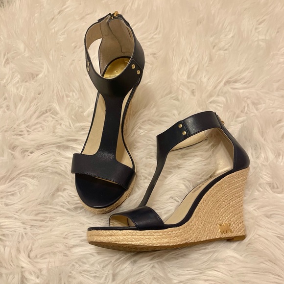Brand NEW!!!! Michael Kors Navy Wedges - Picture 3 of 12